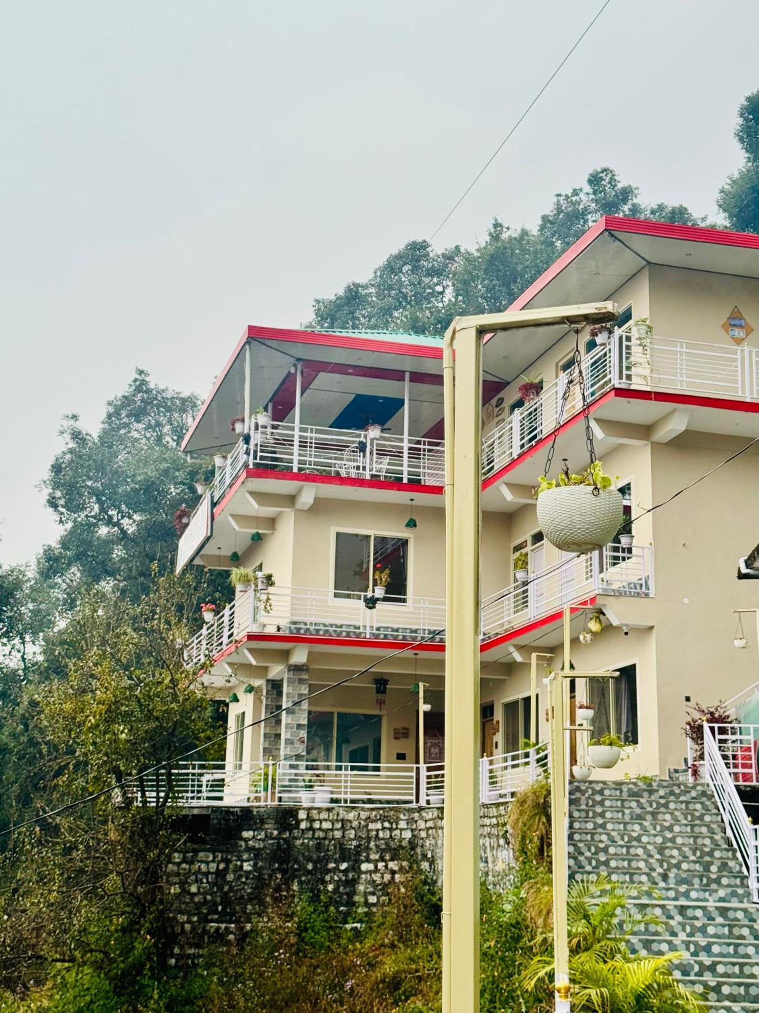 Paradise Inn By Hbr Dharamshala Exterior photo